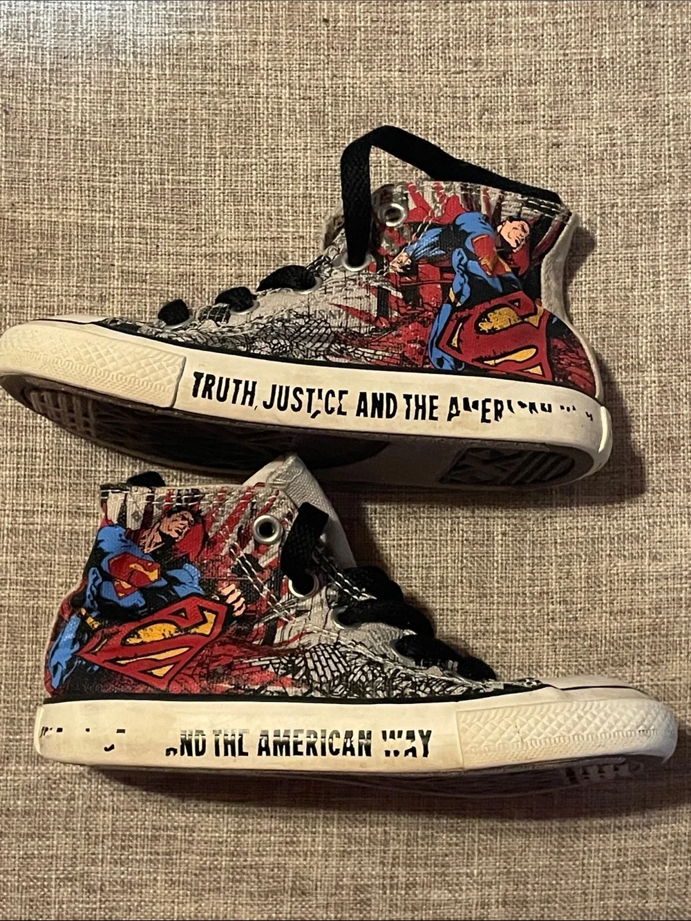 Converse x DC Comics Superman High Top Sneakers Kids Size 9 – Limited Edition